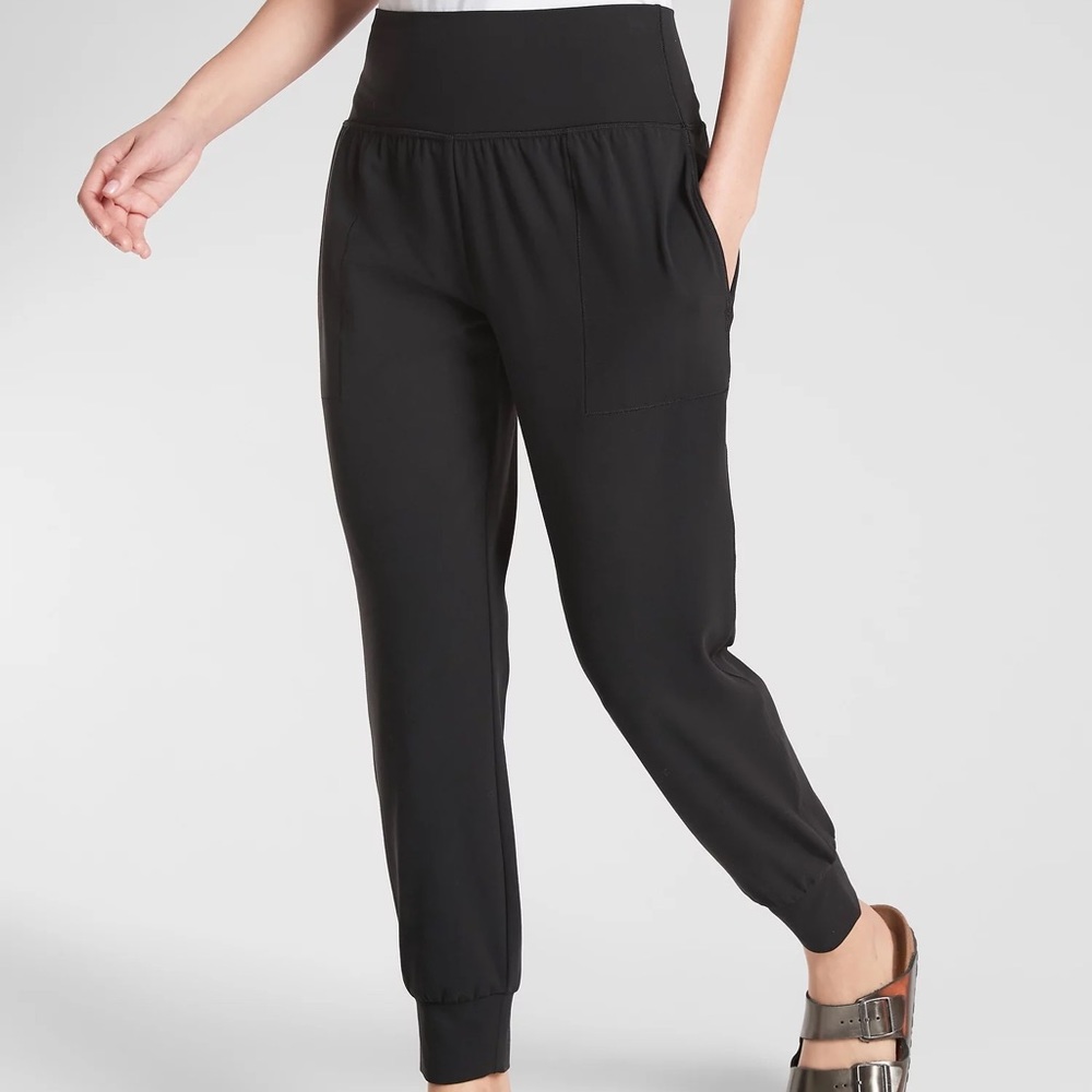 Athleta Salutation Jogger Black